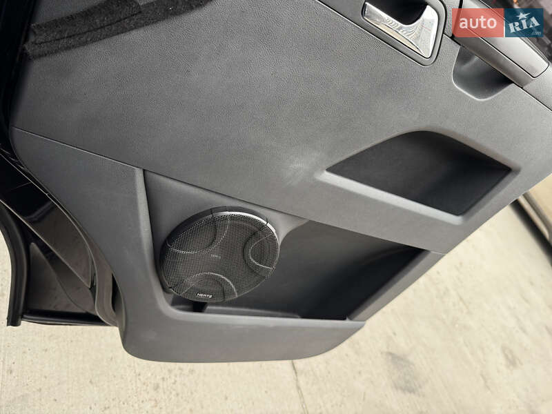 Минивэн Volkswagen Multivan 2012 в Киеве