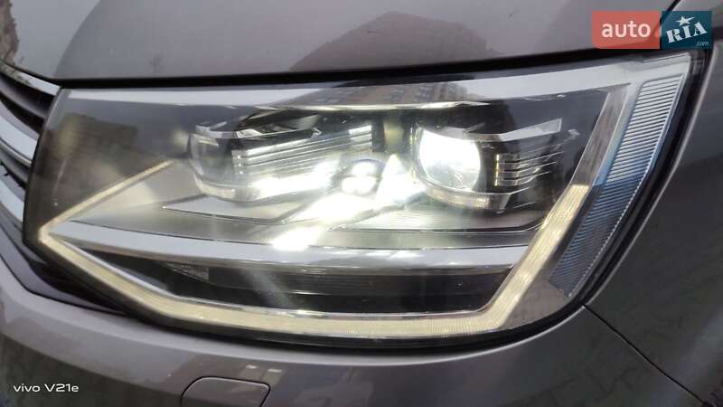Минивэн Volkswagen Multivan 2016 в Киеве