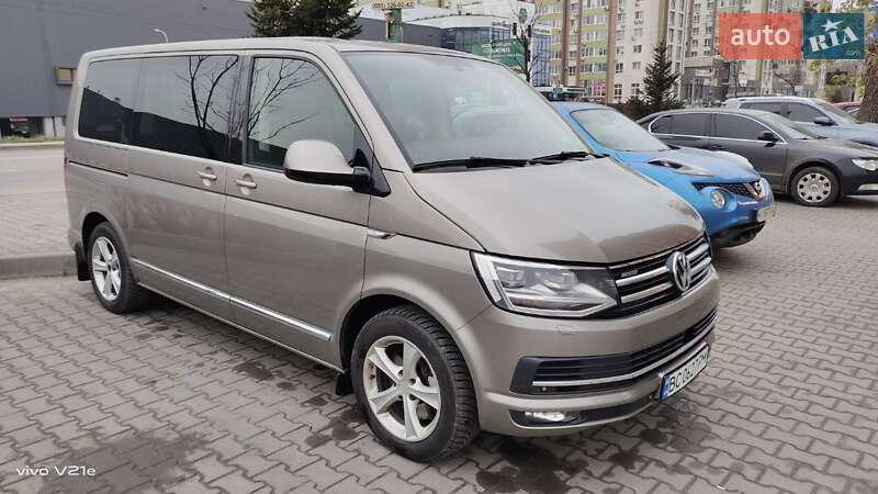 Минивэн Volkswagen Multivan 2016 в Киеве