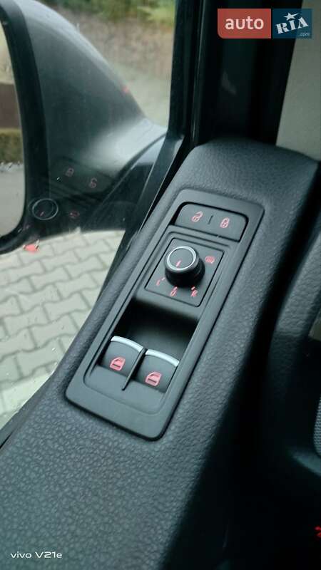 Минивэн Volkswagen Multivan 2016 в Киеве