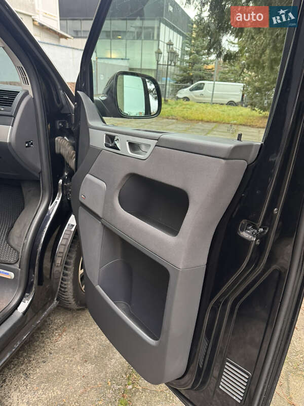 Минивэн Volkswagen Multivan 2014 в Львове