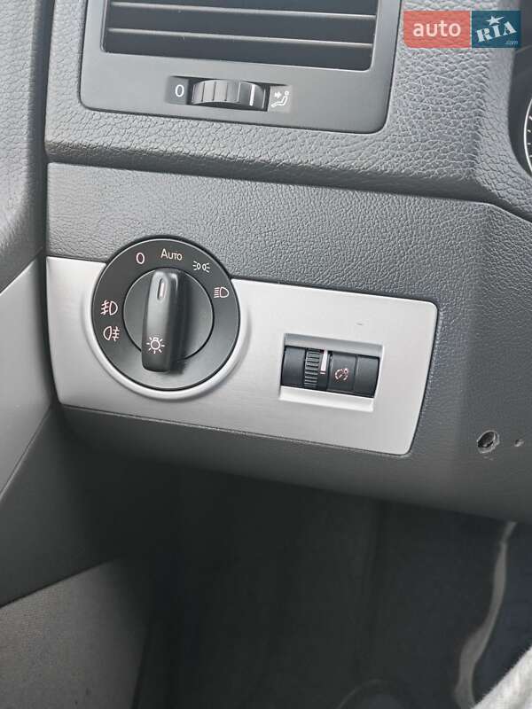 Минивэн Volkswagen Multivan 2013 в Сарнах