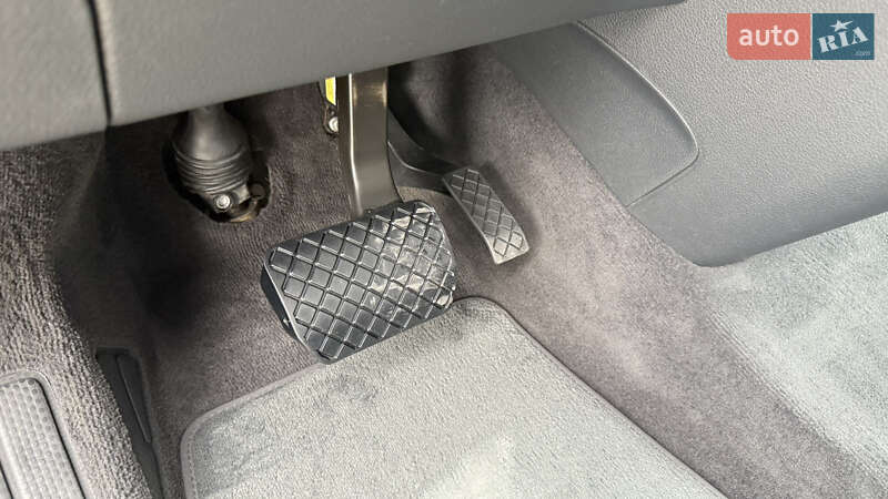 Минивэн Volkswagen Multivan 2020 в Киеве фото 42 Минивэн Volkswagen Multivan 2020 в Киеве