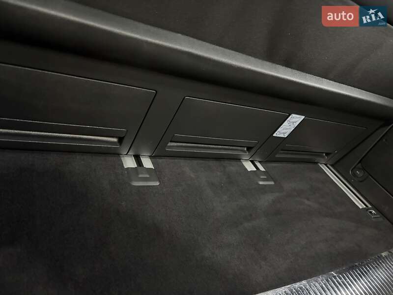 Минивэн Volkswagen Multivan 2022 в Киеве