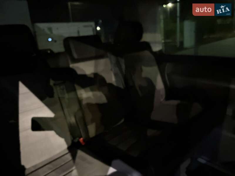 Минивэн Volkswagen Multivan 2022 в Киеве