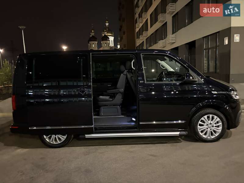 Минивэн Volkswagen Multivan 2022 в Киеве