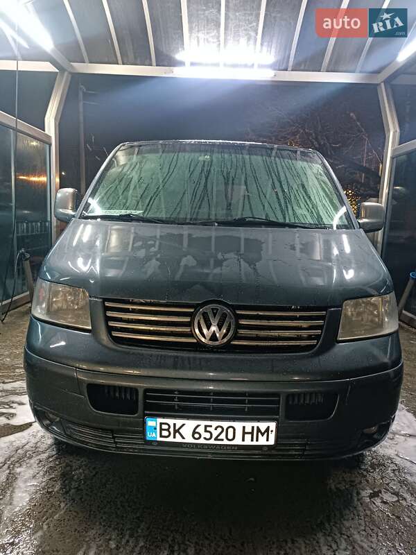 Минивэн Volkswagen Multivan 2008 в Ровно