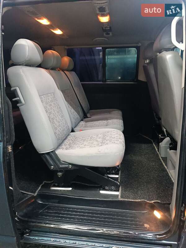 Минивэн Volkswagen Multivan 2008 в Ровно