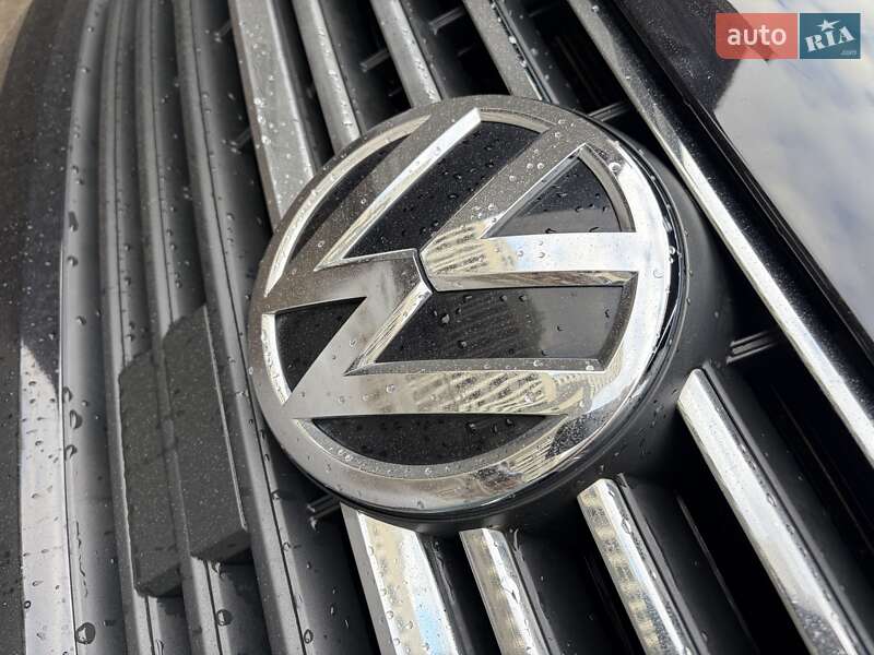 Минивэн Volkswagen Multivan 2022 в Киеве