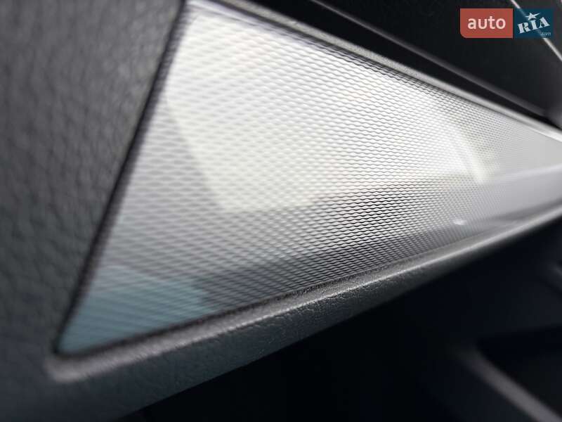 Минивэн Volkswagen Multivan 2022 в Киеве