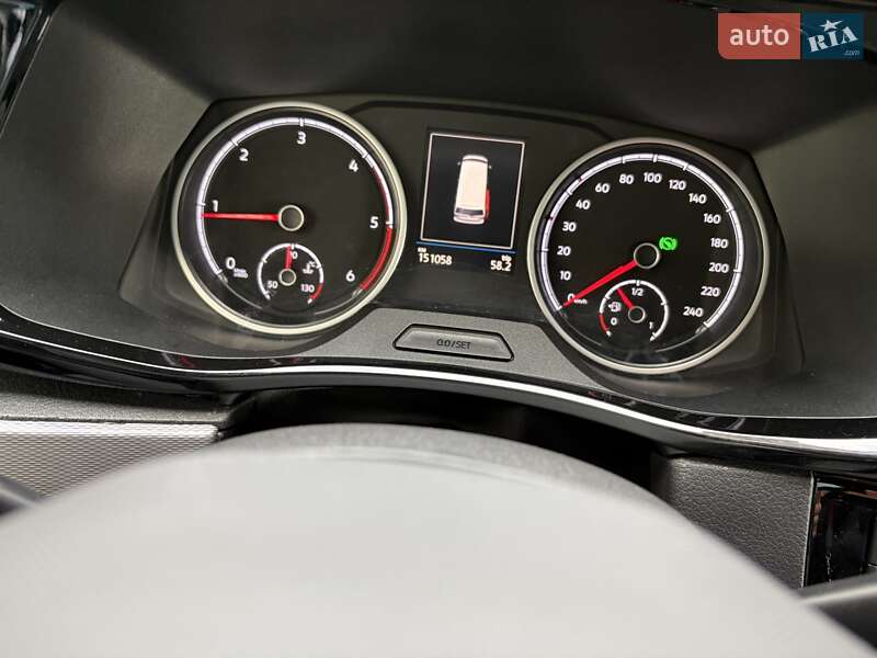 Минивэн Volkswagen Multivan 2022 в Киеве