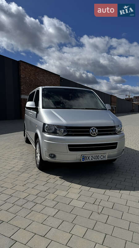 Минивэн Volkswagen Multivan 2015 в Хмельницком