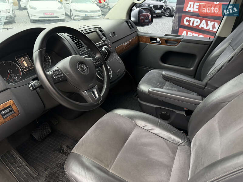 Минивэн Volkswagen Multivan 2011 в Стрые