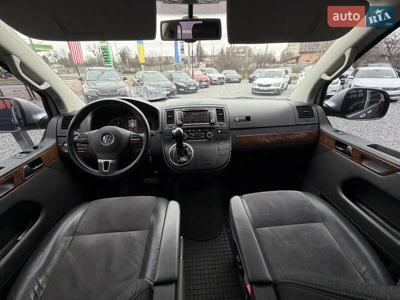 Минивэн Volkswagen Multivan 2011 в Стрые