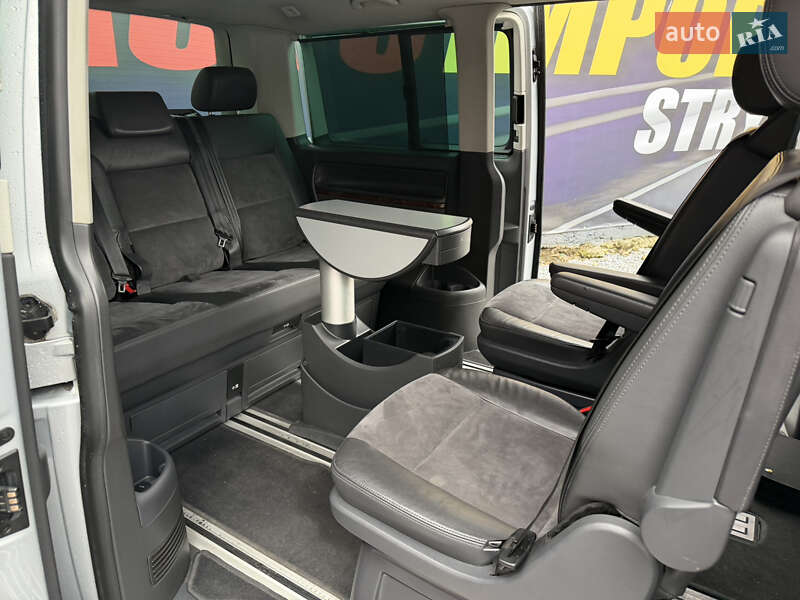 Минивэн Volkswagen Multivan 2011 в Стрые