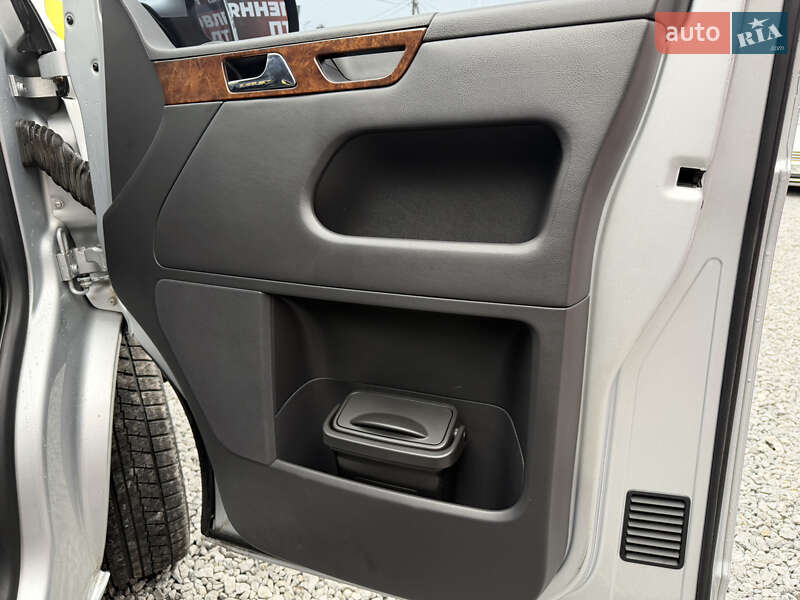 Минивэн Volkswagen Multivan 2011 в Стрые