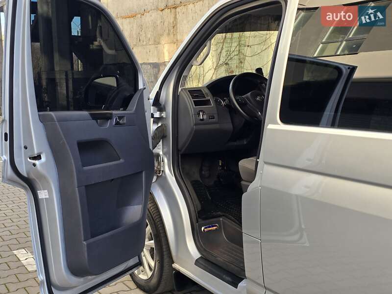 Минивэн Volkswagen Multivan 2013 в Хмельницком