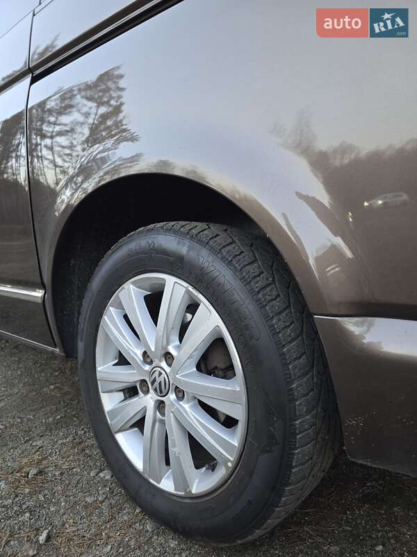 Мінівен Volkswagen Multivan 2012 в Малині