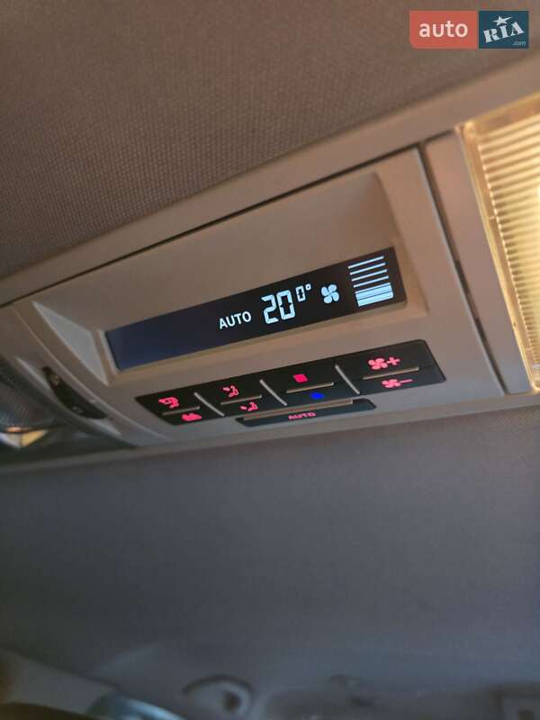 Мінівен Volkswagen Multivan 2012 в Малині