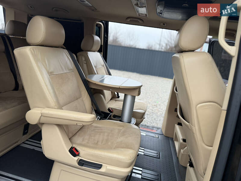 Минивэн Volkswagen Multivan 2009 в Берегово