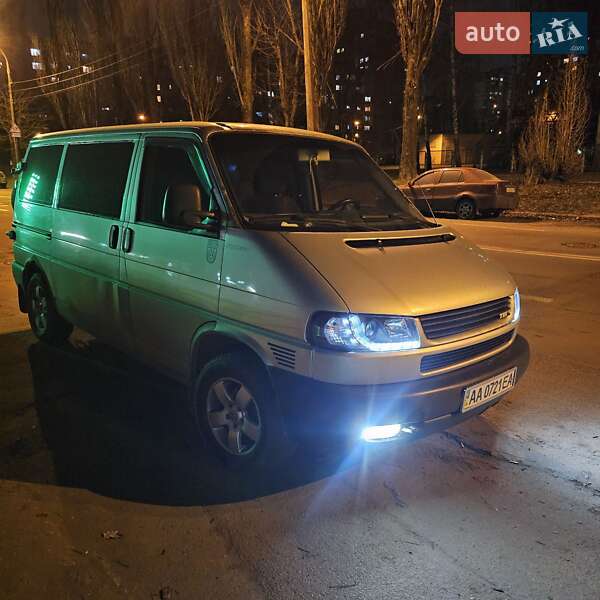 Минивэн Volkswagen Multivan 2000 в Киеве