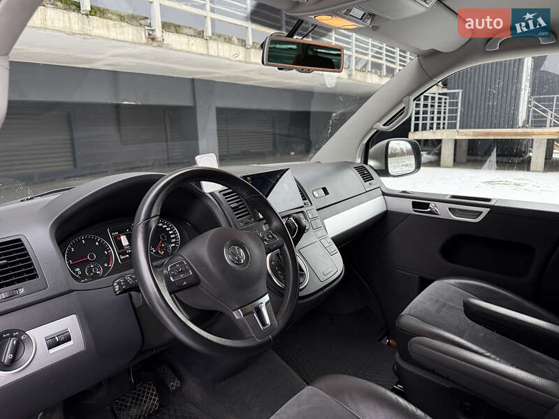 Минивэн Volkswagen Multivan 2015 в Киеве