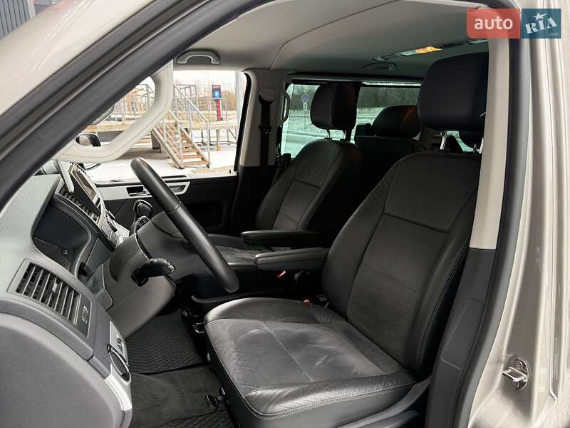 Минивэн Volkswagen Multivan 2015 в Киеве