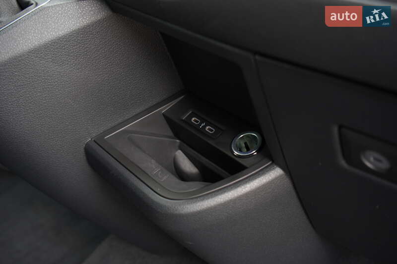 Мінівен Volkswagen Multivan 2020 в Житомирі