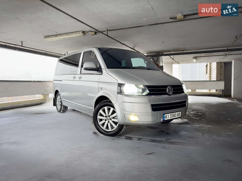 Мінівен Volkswagen Multivan 2011 в Києві