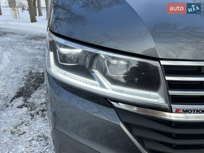 Минивэн Volkswagen Multivan 2020 в Киеве