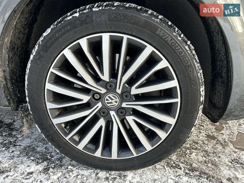 Минивэн Volkswagen Multivan 2020 в Киеве