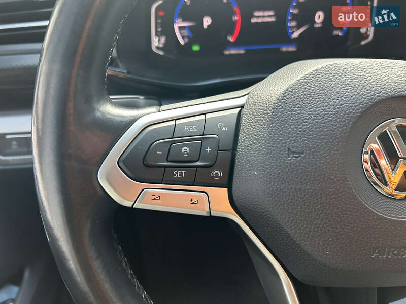 Минивэн Volkswagen Multivan 2020 в Киеве