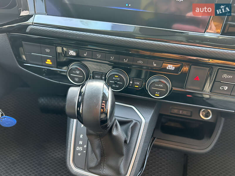 Минивэн Volkswagen Multivan 2020 в Киеве