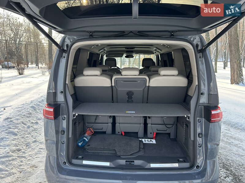 Минивэн Volkswagen Multivan 2023 в Киеве