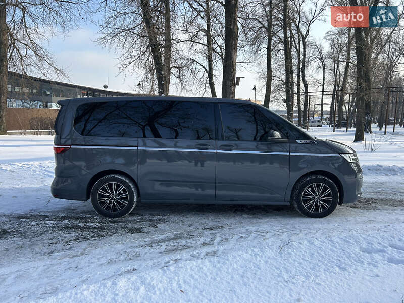 Минивэн Volkswagen Multivan 2023 в Киеве