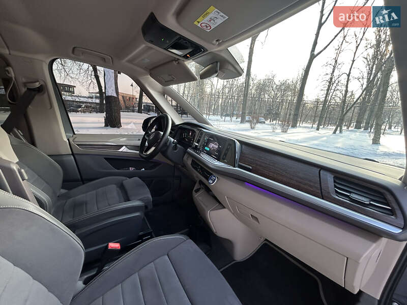 Минивэн Volkswagen Multivan 2023 в Киеве