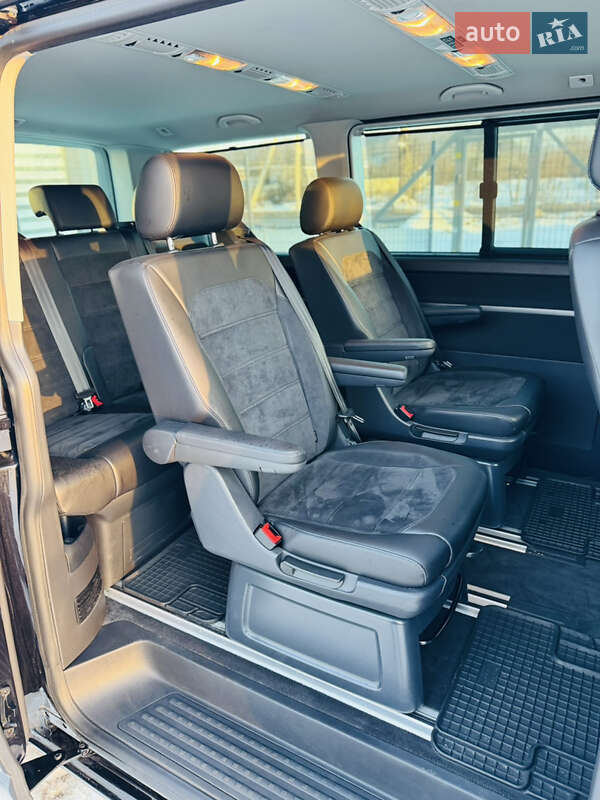 Минивэн Volkswagen Multivan 2018 в Иршаве