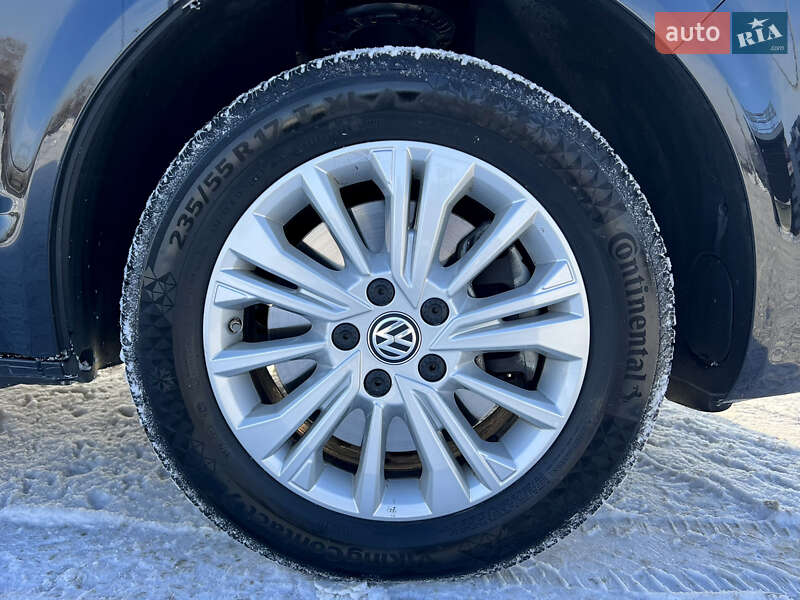 Минивэн Volkswagen Multivan 2020 в Киеве