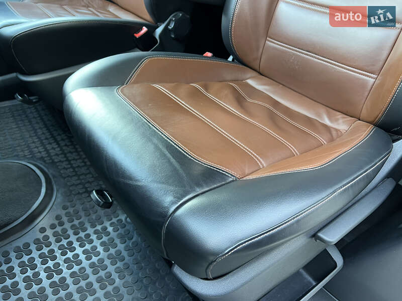 Минивэн Volkswagen Multivan 2020 в Киеве