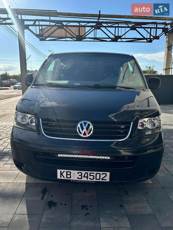 Минивэн Volkswagen Multivan 2005 в Ивано-Франковске