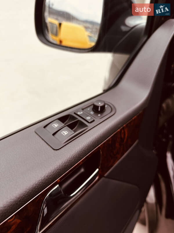 Минивэн Volkswagen Multivan 2014 в Одессе