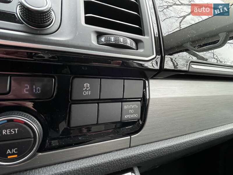 Минивэн Volkswagen Multivan 2018 в Киеве фото 19 Минивэн Volkswagen Multivan 2018 в Киеве
