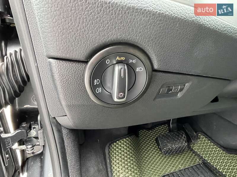 Минивэн Volkswagen Multivan 2018 в Киеве фото 24 Минивэн Volkswagen Multivan 2018 в Киеве