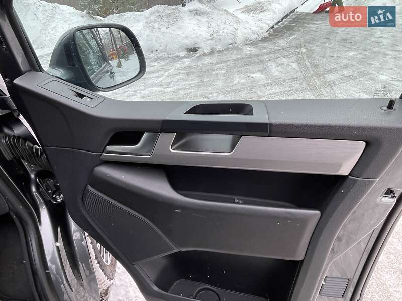 Минивэн Volkswagen Multivan 2018 в Киеве фото 30 Минивэн Volkswagen Multivan 2018 в Киеве