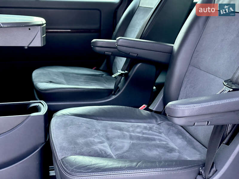 Минивэн Volkswagen Multivan 2011 в Киеве