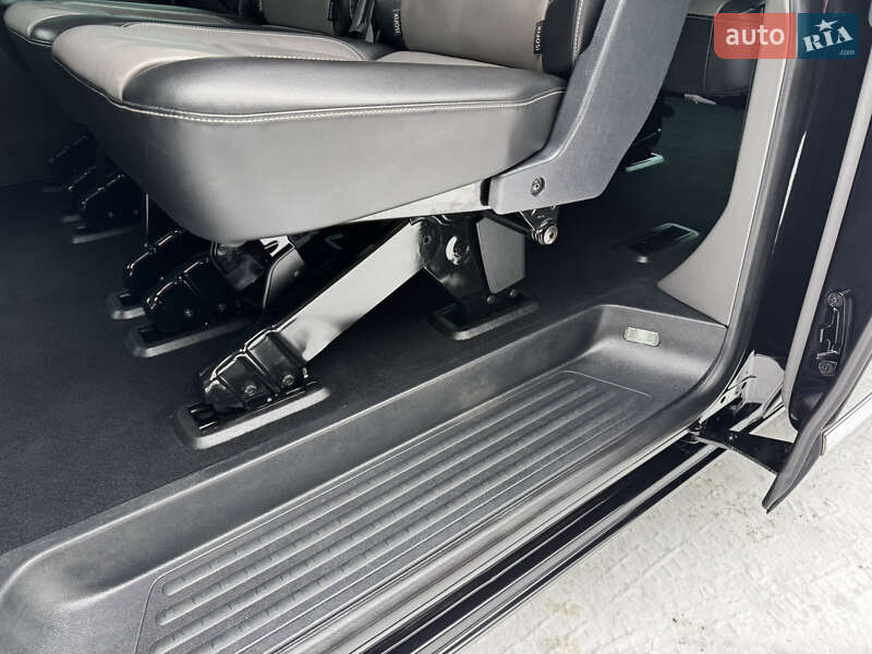 Минивэн Volkswagen Multivan 2020 в Луцке