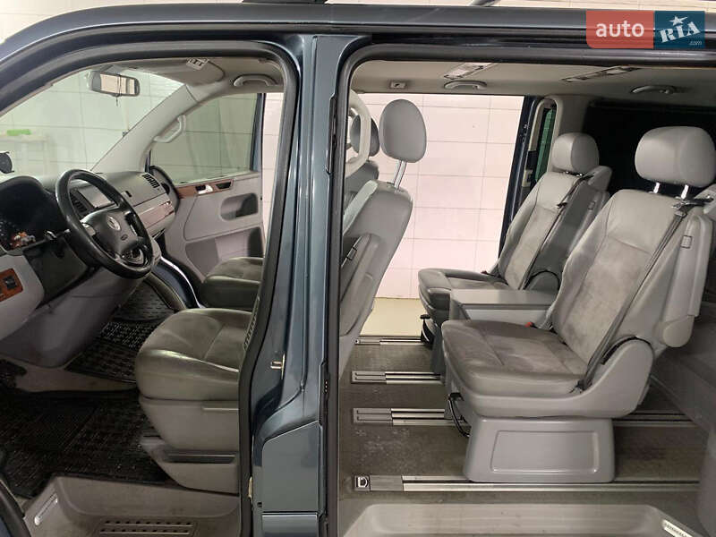 Минивэн Volkswagen Multivan 2008 в Киеве