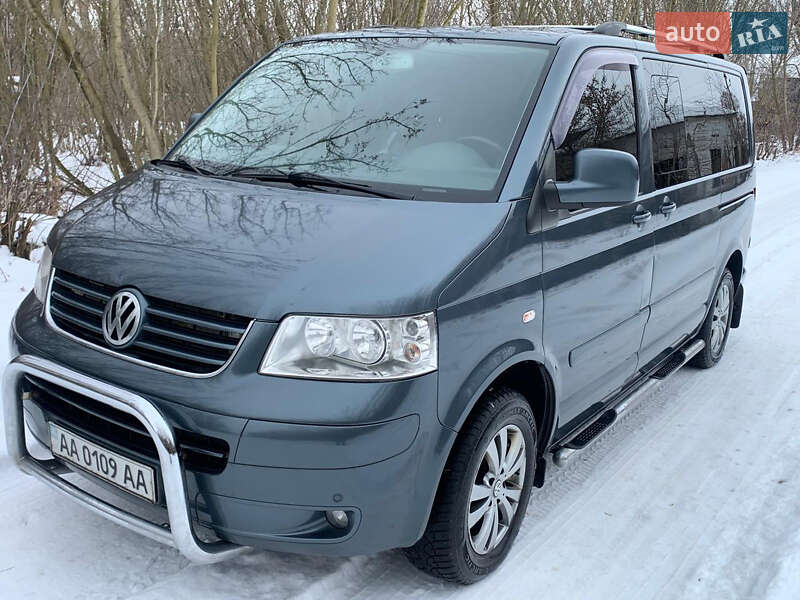 Минивэн Volkswagen Multivan 2008 в Киеве