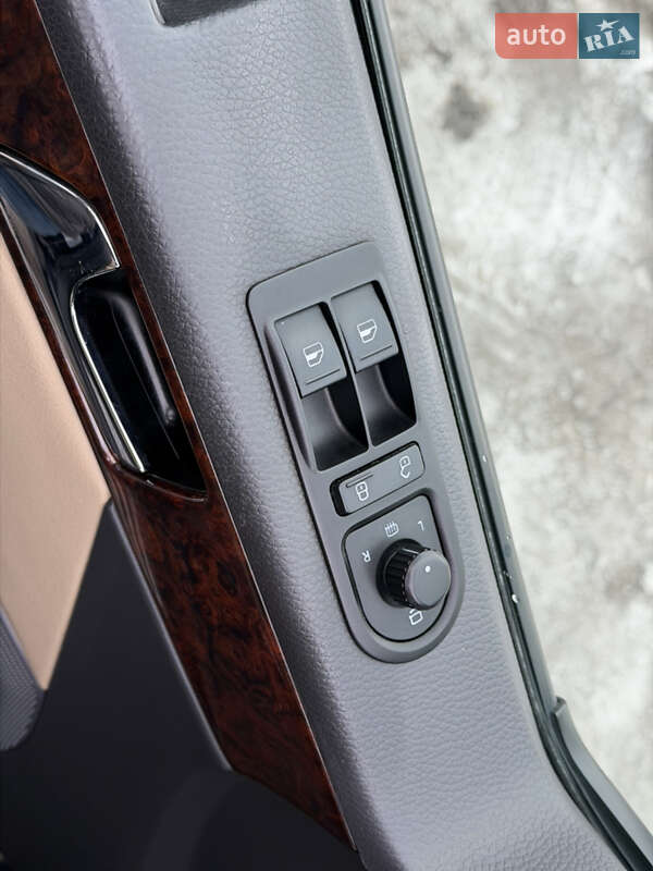 Минивэн Volkswagen Multivan 2014 в Киеве