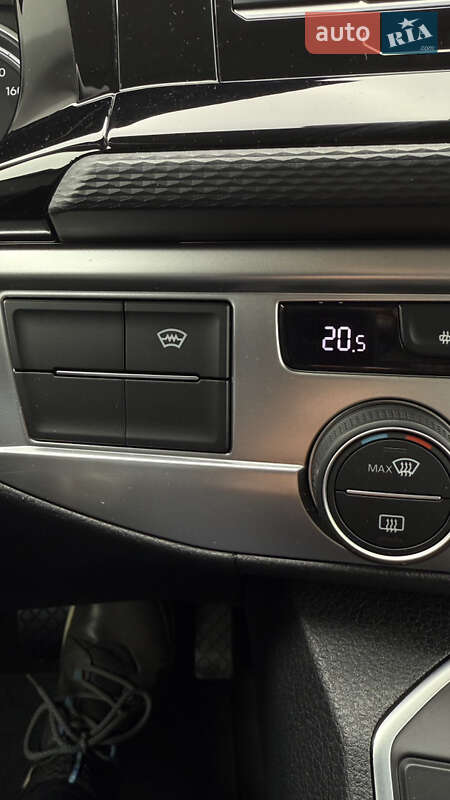 Минивэн Volkswagen Multivan 2020 в Киеве